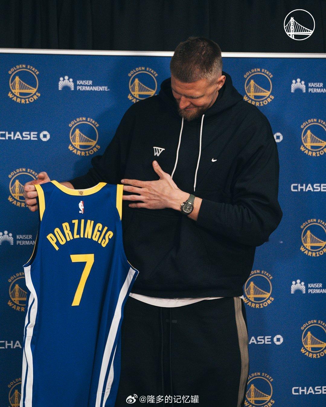 波神正式亮相金州！身披7号球衣！ 