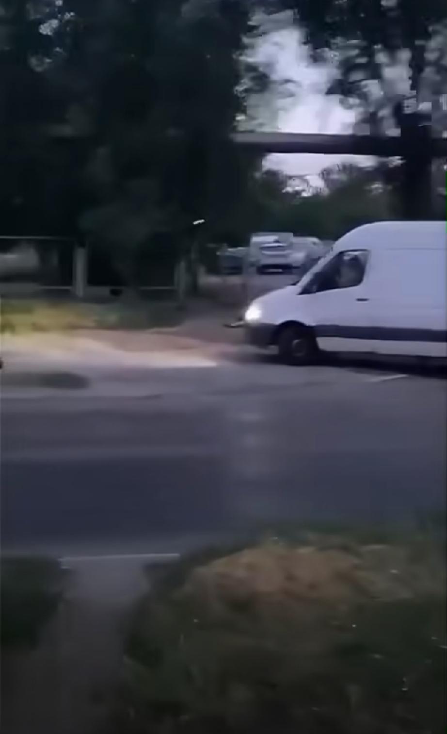 打不过俄军还打不过你们乌克兰妇女吗？乌克兰征兵办开枪打伤3名乌克兰妇女。
7月2