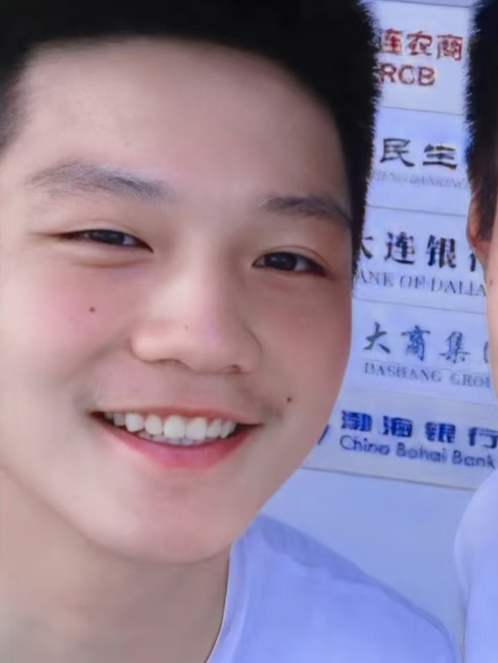 星河皆你[超话]樊振东樊振东是首位超级金满贯得主 【考古】小时候的振东还有可爱的