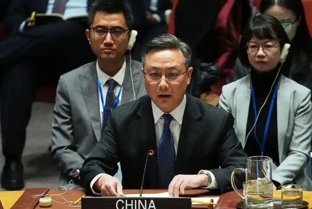 联合国安理会刚刚通过了一项重大决议，赞成票13张，反对票0张，你没看错，连一贯针