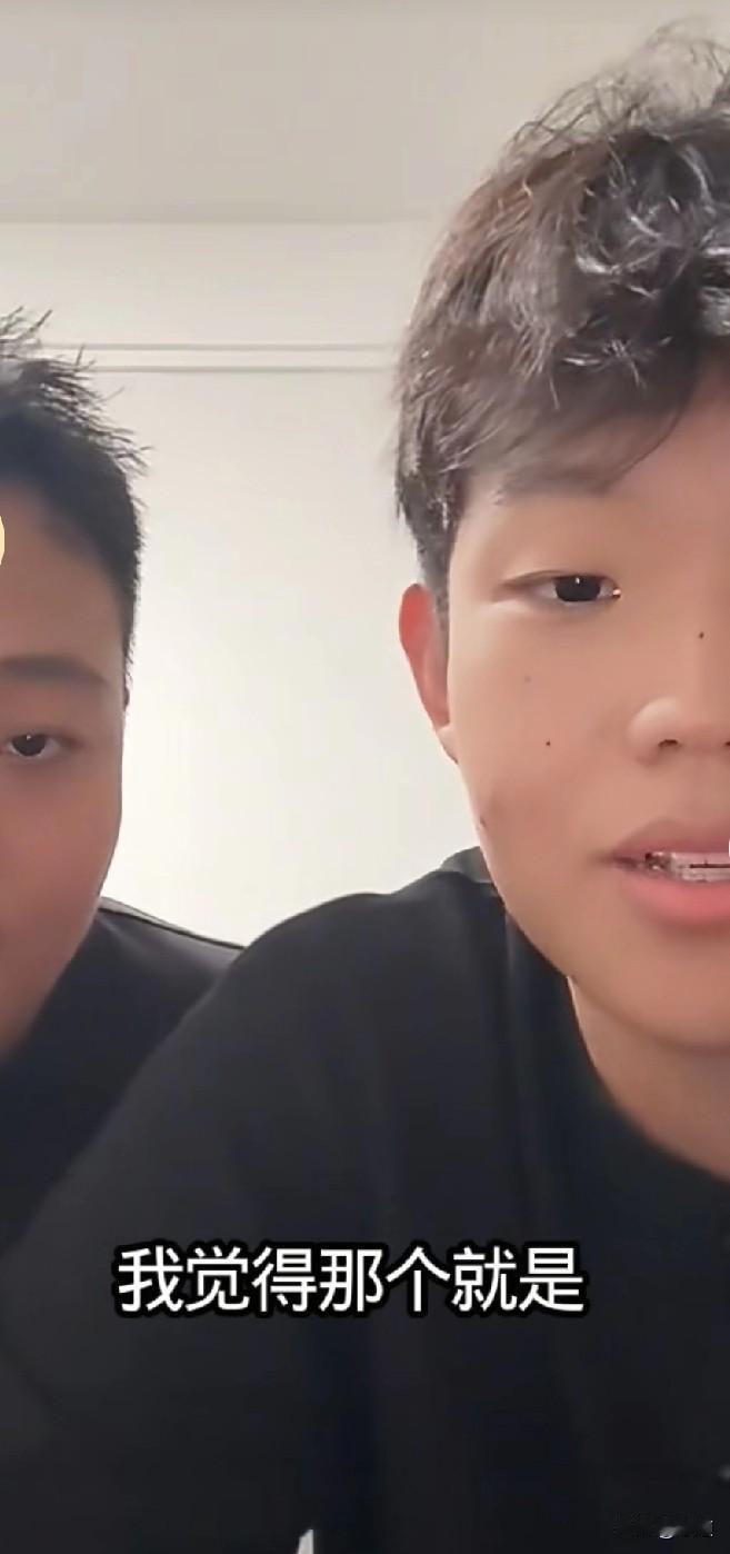 姜甲儒说，我从小就过得苦，我以为这就是我的命，没想到原来我不是亲生的。
原来亲生