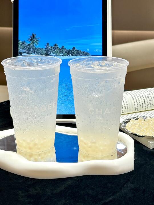 夸爆霸王茶姬新品！清爽到透心凉的神仙椰水