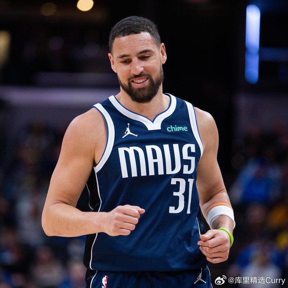 独行侠队宣布，克莱汤普森因右内收肌挫伤，退出今天对阵雷霆队的剩余比赛。克莱上半场