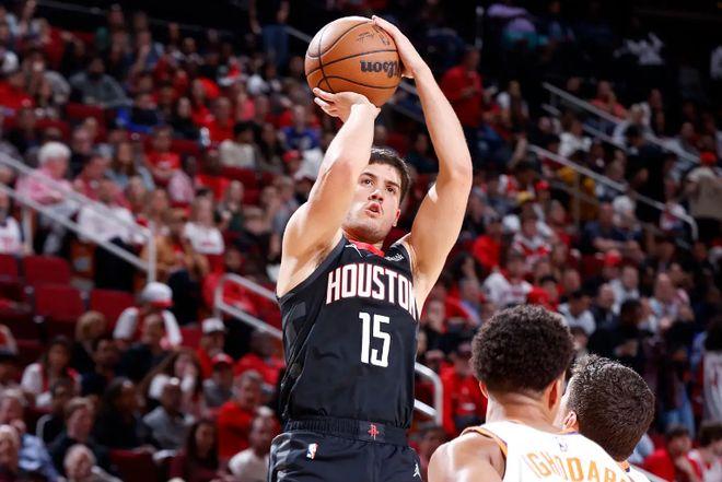 明年应该会是申京，阿门，小贾正式进入巅峰期了，下赛季的火箭更可怕！
不要忘了，谢