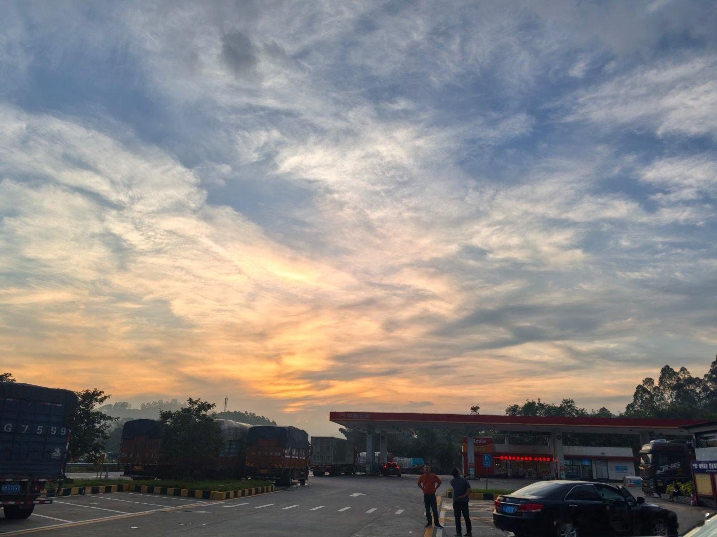 天气不错，有点点小雨，但是不碍事。 ​​​