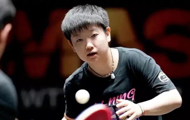 乒乓大满贯赛女单签位揭晓：

一、赛场内战一触即发！王曼昱首轮将与队友石洵瑶激烈