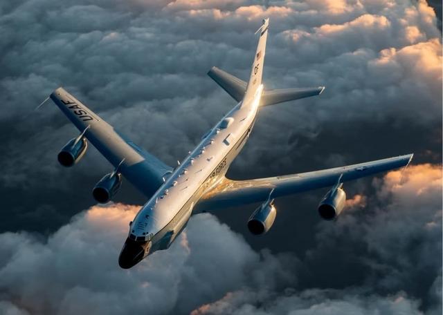 美空军特殊侦察机飞往俄朝方向
美国空军从日本嘉手纳基地向俄罗斯远东和朝鲜半岛部署
