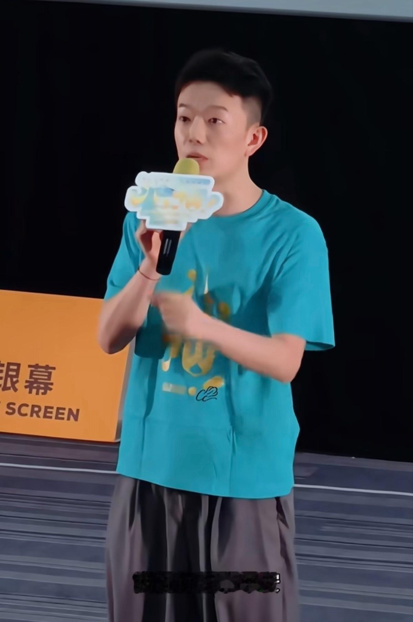 牟正洋很爱一本正经讲这种笑话，我一直以为八仙用鸭子把琉璃灯换了是故意在说“中计了