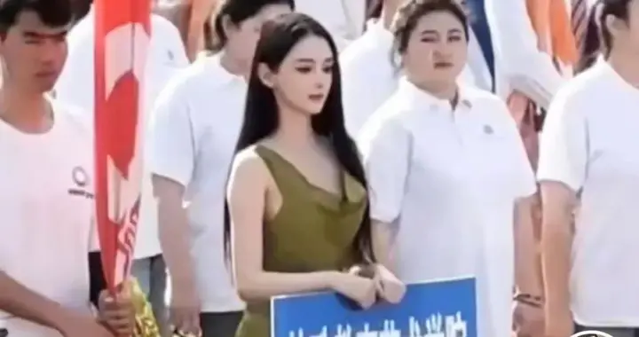 热搜第一！美院聋哑女生因长相太完美被质疑，校友力挺，本人曾晒成长照回应