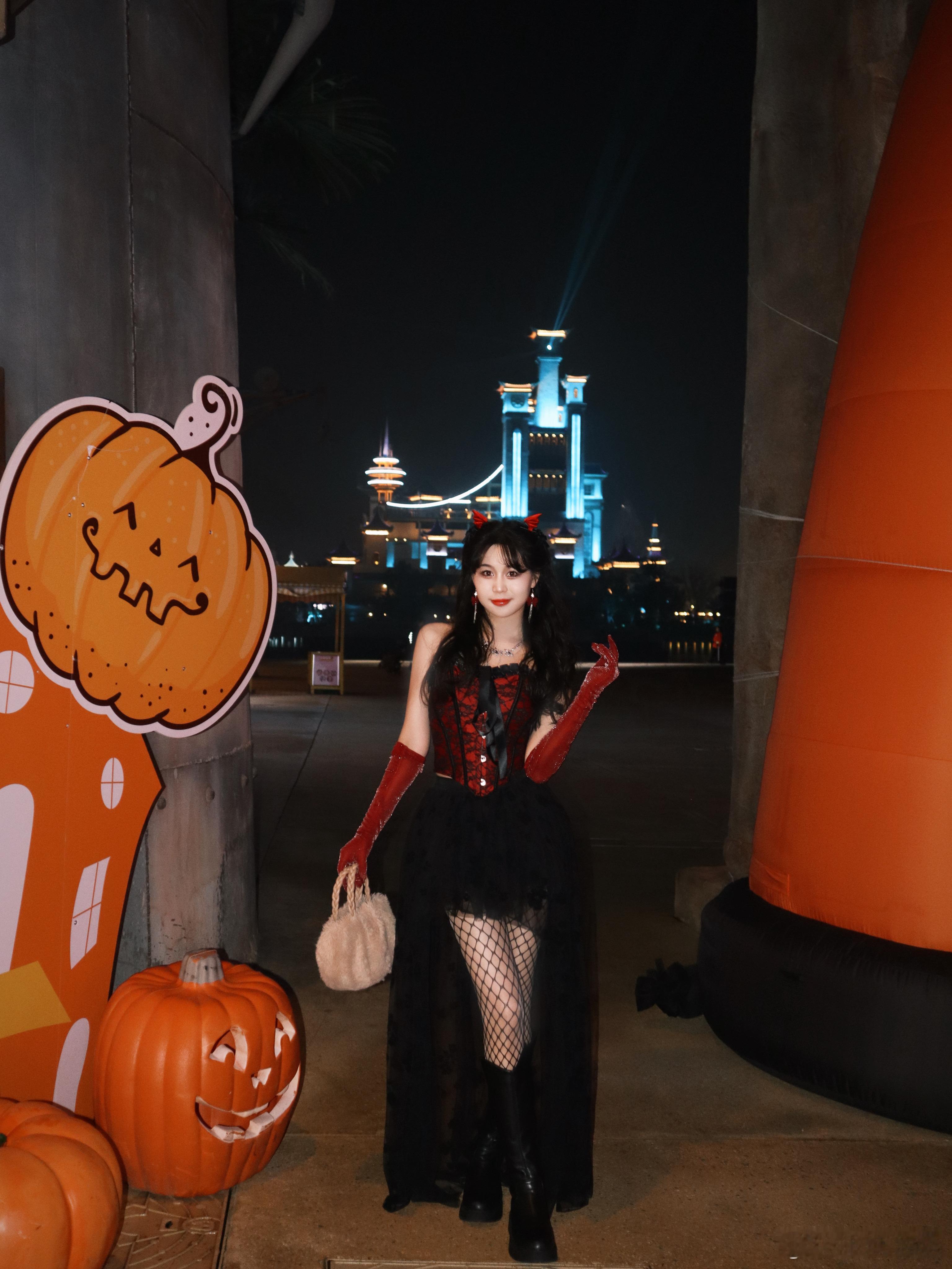 💜👗:黑涩会 ​​​