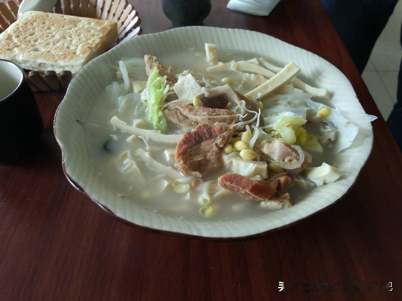 脂渣烩饼，味道不错