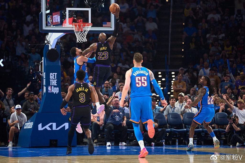 NBA季后赛：雷霆横扫湖人晋级西决，詹姆斯未来成焦点2026 NBA季后赛继续火
