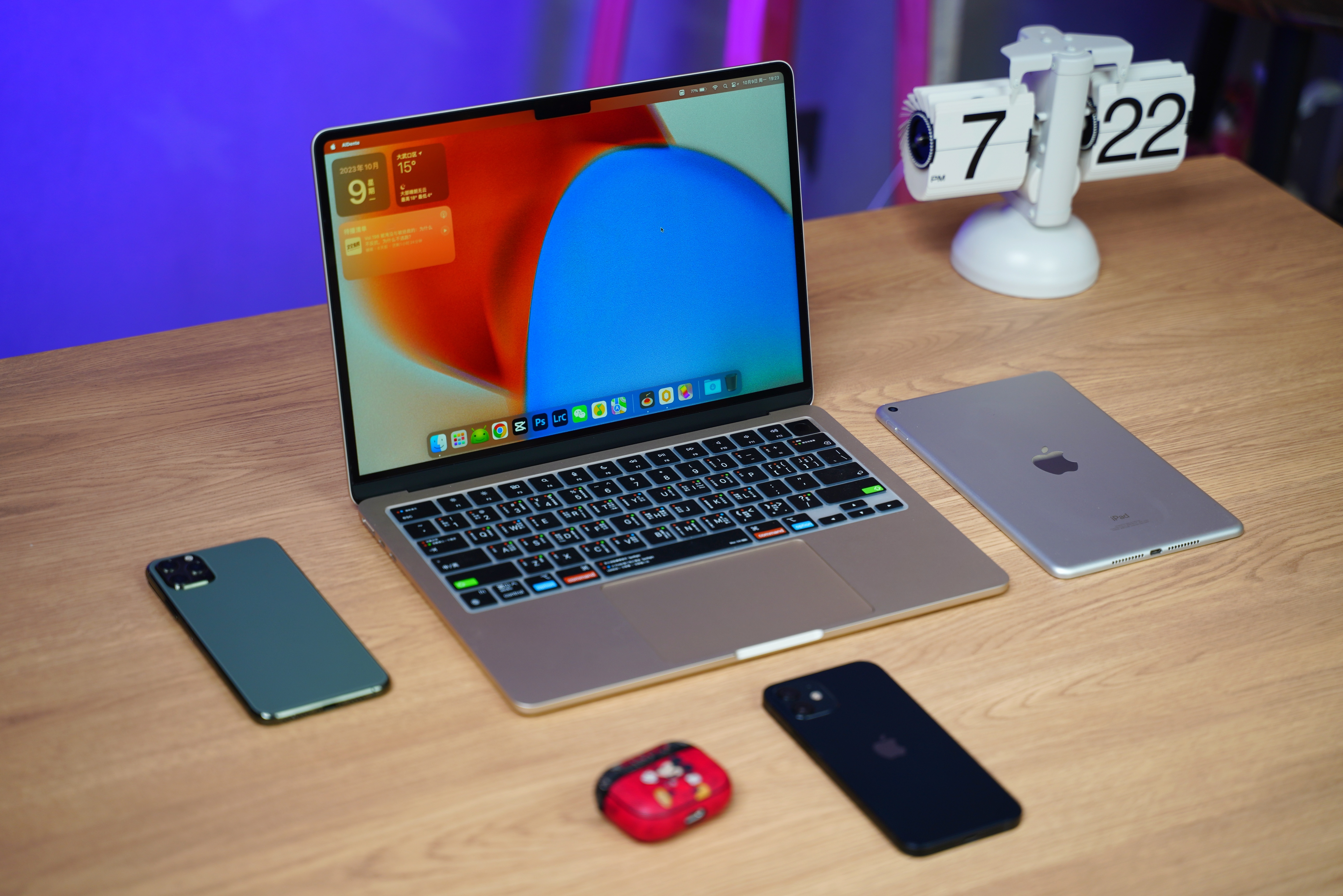 13岁那年第一次玩滑板，我站在上面摔了一跤，再看见滑板我都会绕着走…23岁那年，