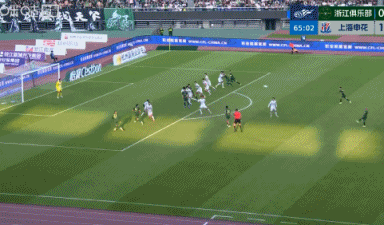 王钰栋开胡啦！王钰栋进球啦！今天浙江队VS上海申花，上海申花开场10分钟特谢拉就