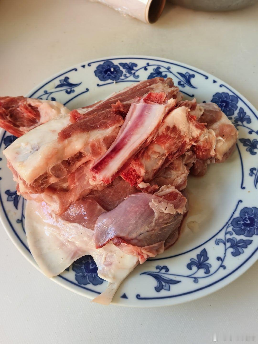 【36斤活羊烤完剩6.9斤合理吗商家称36斤羊烤完剩6.9斤是正常   】根据李