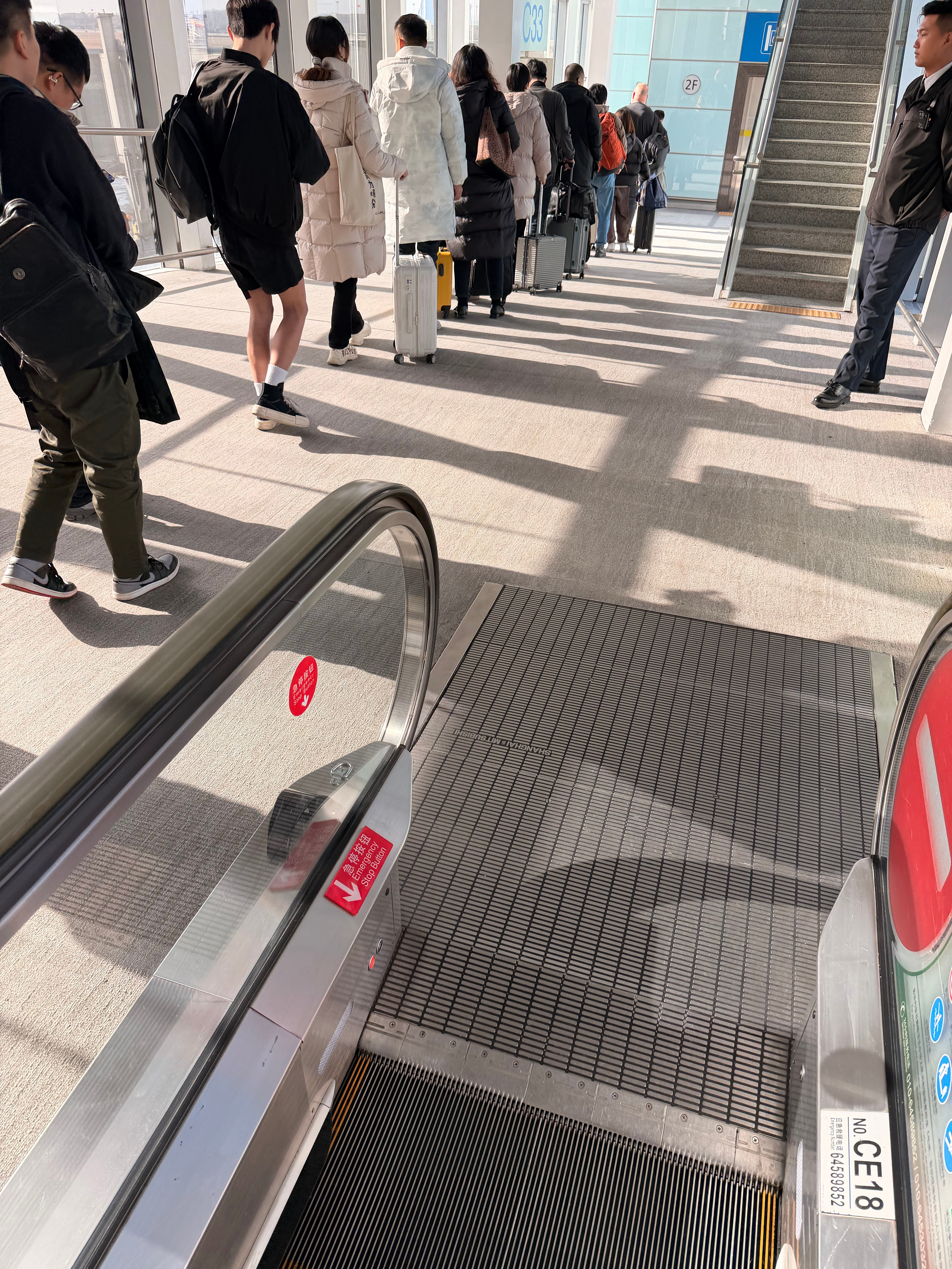 北京今天是挺热的，但也不至于穿短裤🩳吧差旅日记打卡 北京·首都机场T3航站楼