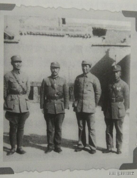 1938年，毛泽东请客吃饭特批了50元钱，事后收到一封告延安“供给部”的匿名信，