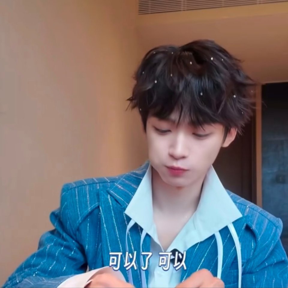 小八不愧是一出生就会叫妈妈的，太萌了，捏捏脸颊肉🤏🤏 