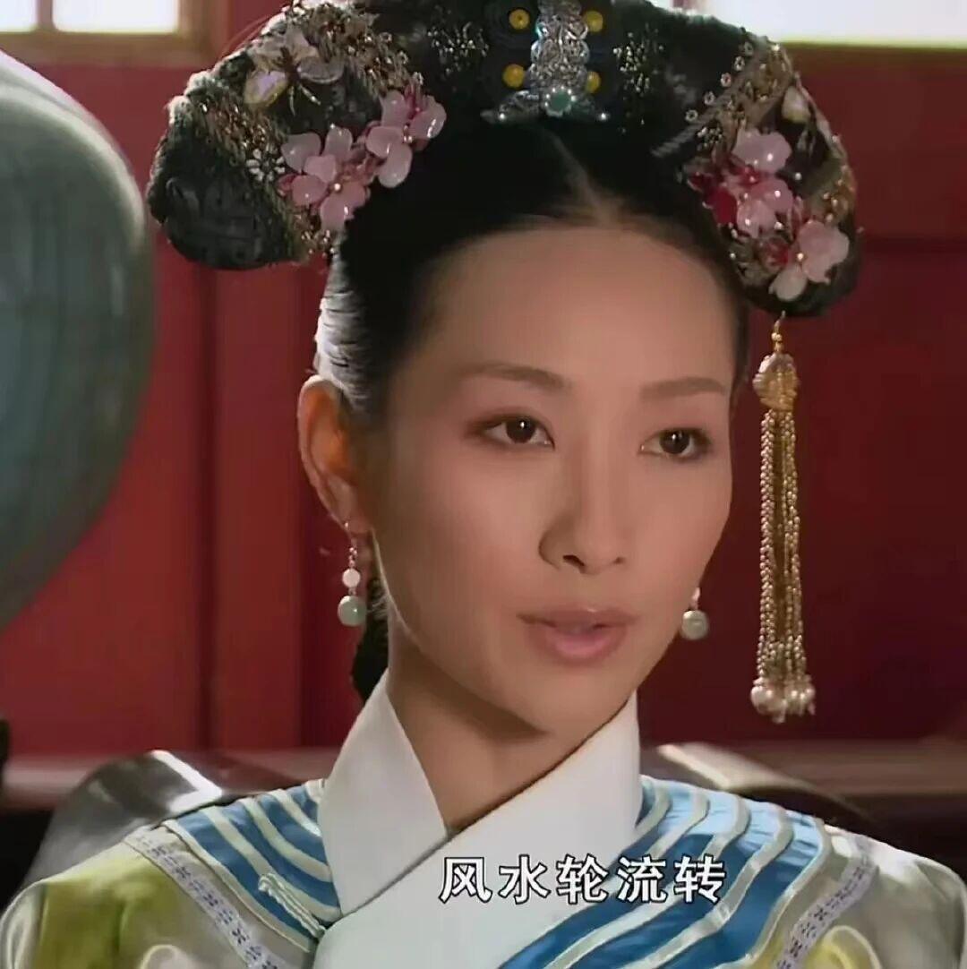 陶昕然这波操作，让人怀疑安陵容上身了！陶昕然比安陵容还多疑 想把脚放泳池里，被说