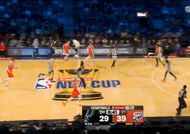 哈腾抛投，雷霆再次拉开分差，文班打了3分钟就下场休息。马刺vs雷霆