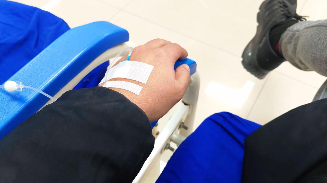 山河无恙，自身难安，孤与痛，皆自担。