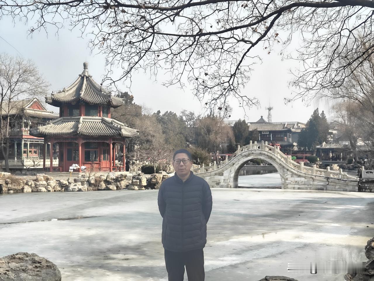 迎新 中山国篇（新韵）
梦里水乡
委粟山中遍地春，祥光和煦岁华新。
风吟湖水娇颜