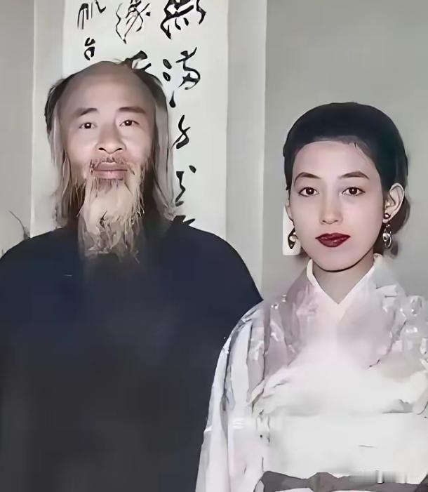1952年，18岁的山田喜美子直面53岁的张大千，脱掉身上的衣服，红着脸低声恳求