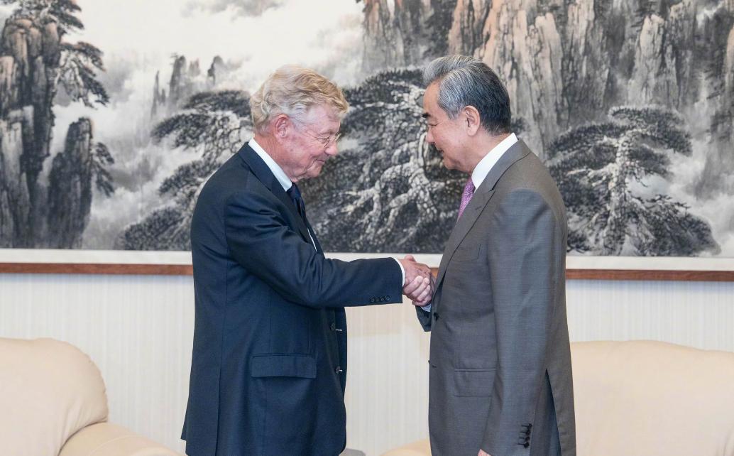 当地 7 月 4 日斯德哥尔摩重磅会面！王毅会见瑞典银瑞达瓦伦堡，外资巨头明确表