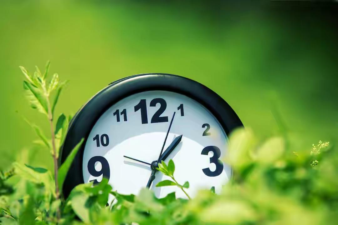 《真正的答案，都写在你走过的时光里》

“时间从来不语，却回答了所有问题”——这