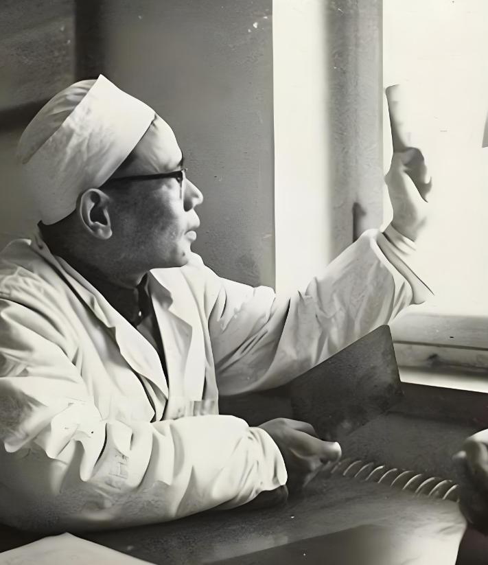 1950年，广西土匪陈善文被判死刑，为了活命，他交出了2张独门药方，谁知，2张药