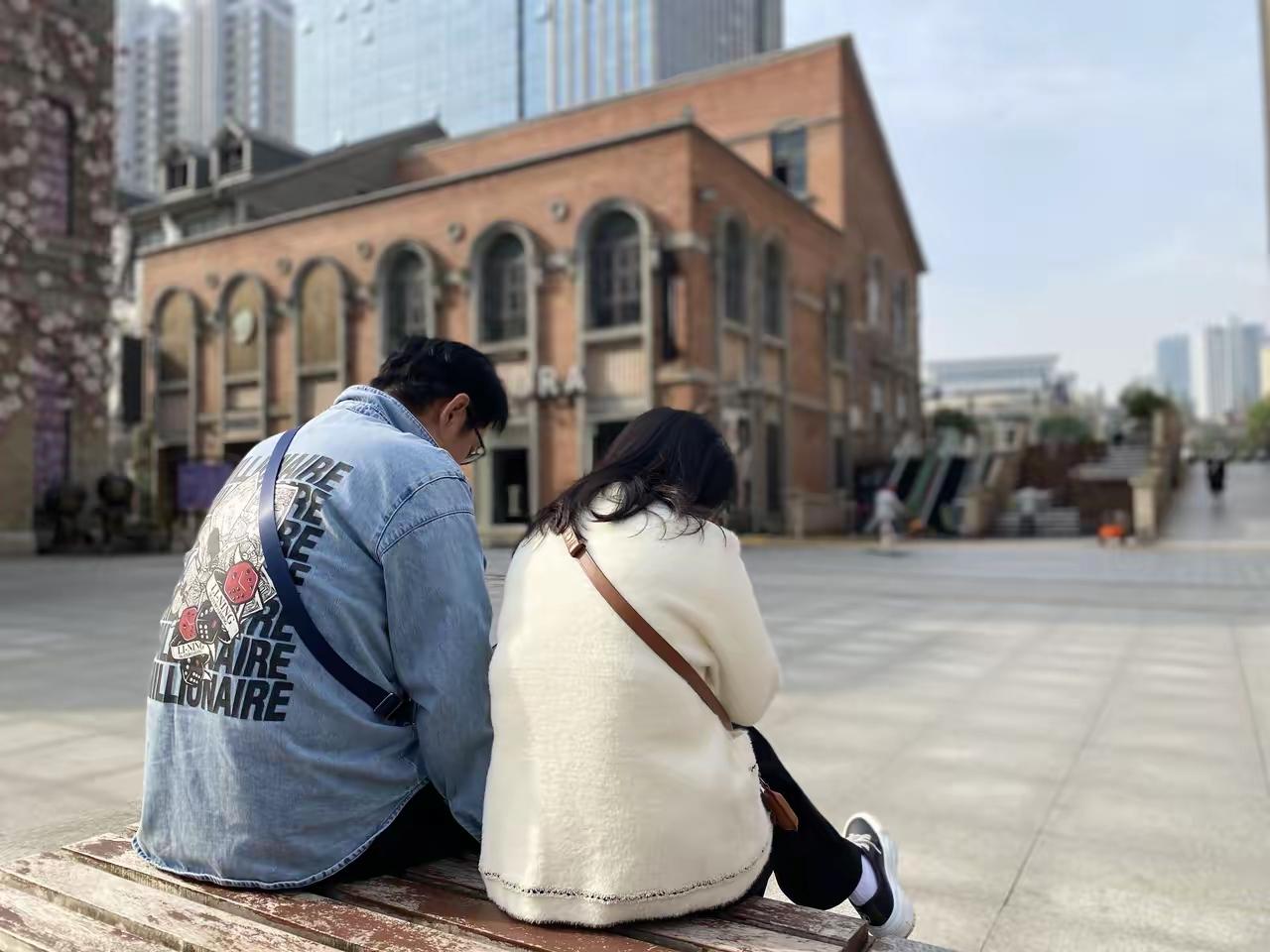 基本上，我现在只读中国传统文学，从四书五经，到清末民初的老残游记、官场现形记，尤