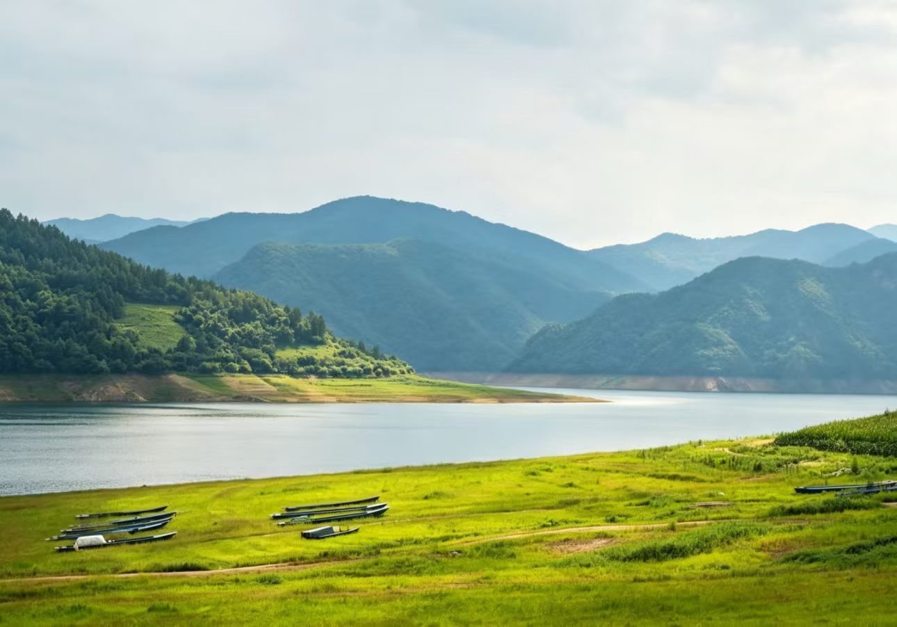 当你看清一座山的全貌时，你已经离山很远了当你看清一个事的全貌时，你已经不在局中了