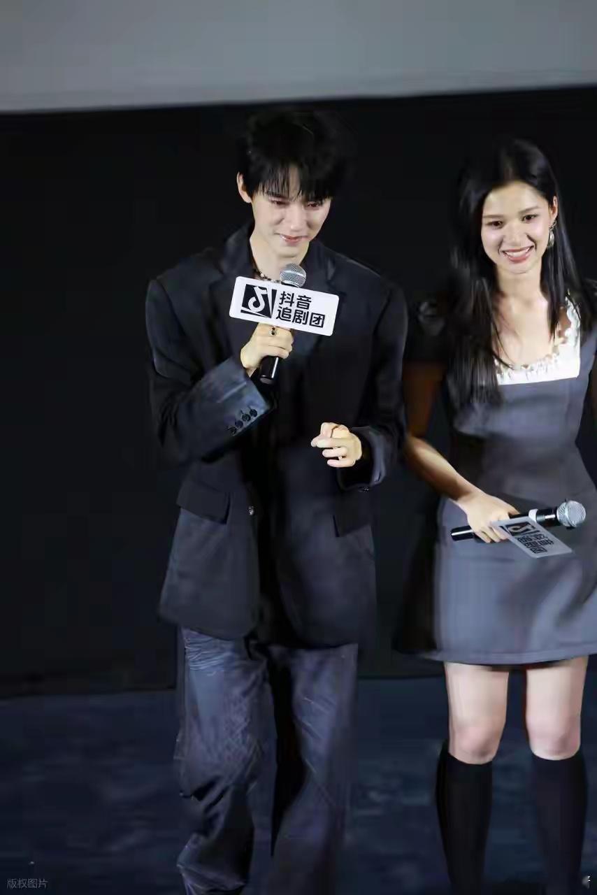 张婧仪，周翊然亮相《焕羽》活动，天选CP感超强，新剧期待拉满！ ​​​