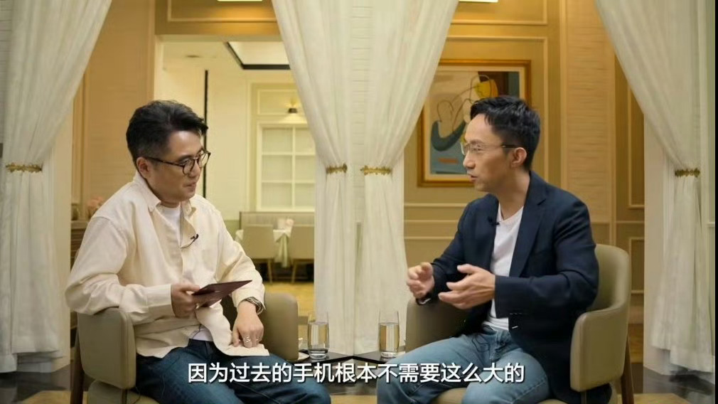 华为的三折叠绝对不仅仅是像我们宣传片里看到的“这样折，还能这样折”这么简单，这是