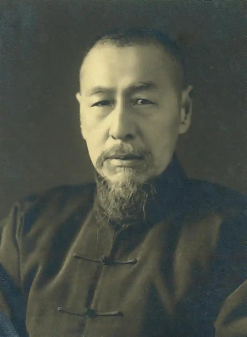 毛主席接见忽必烈后裔，对方临别赠一言，毛主席：我一定记在心里。1957年6月的一