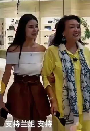 张兰再度表态，绝对不会向大s妥协，放弃两个孩子的抚养权

中秋节期间，汪小菲马晓