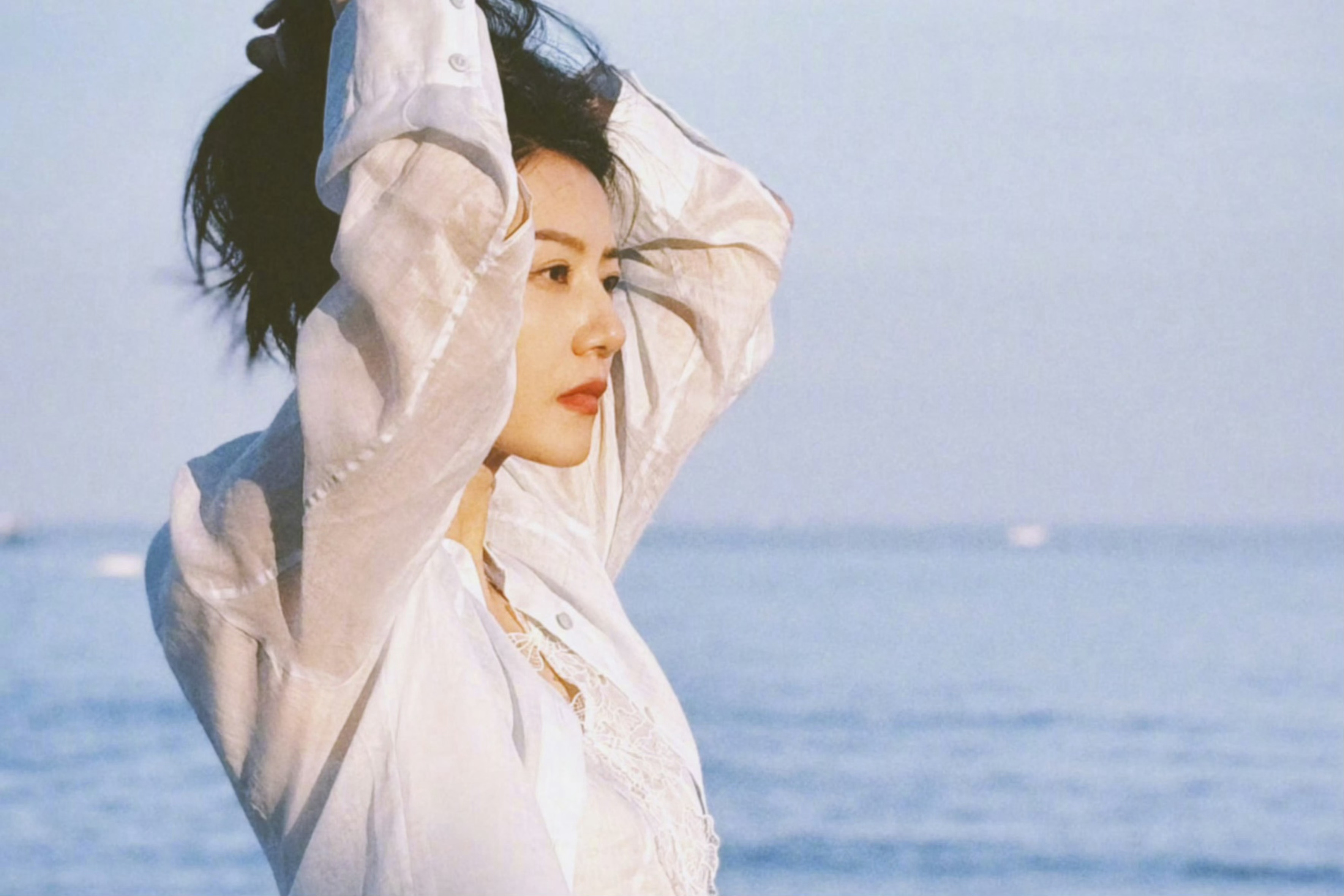 姐姐海风温柔舒展，慢慢读懂一段舒服关系的内核：真正重视你的人，从来不靠甜言蜜语，