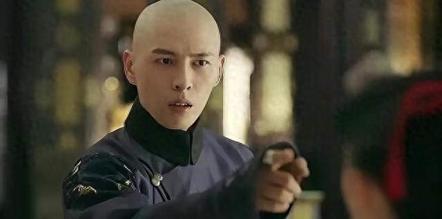 乾隆朝最狂王爷：当朝暴打军机大臣，为何还能富贵35年？