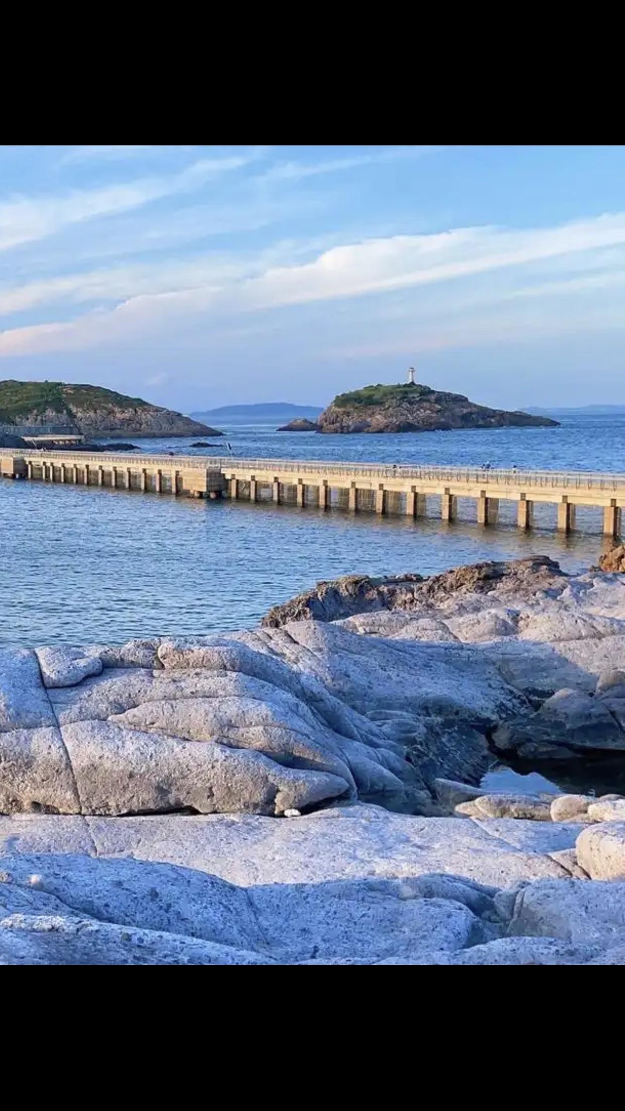 水到尽头是瀑布,人到尽头是什么?“水到尽头是瀑布”描绘了水流在自然地势作用下，于