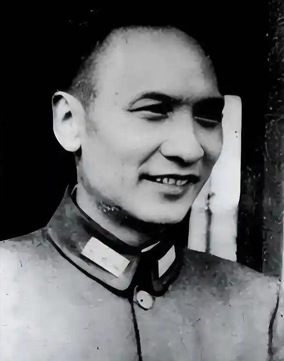 1950年，云南省主席的位置给了陈赓，没给和平起义的卢汉。陈赓私下把原因说给他听