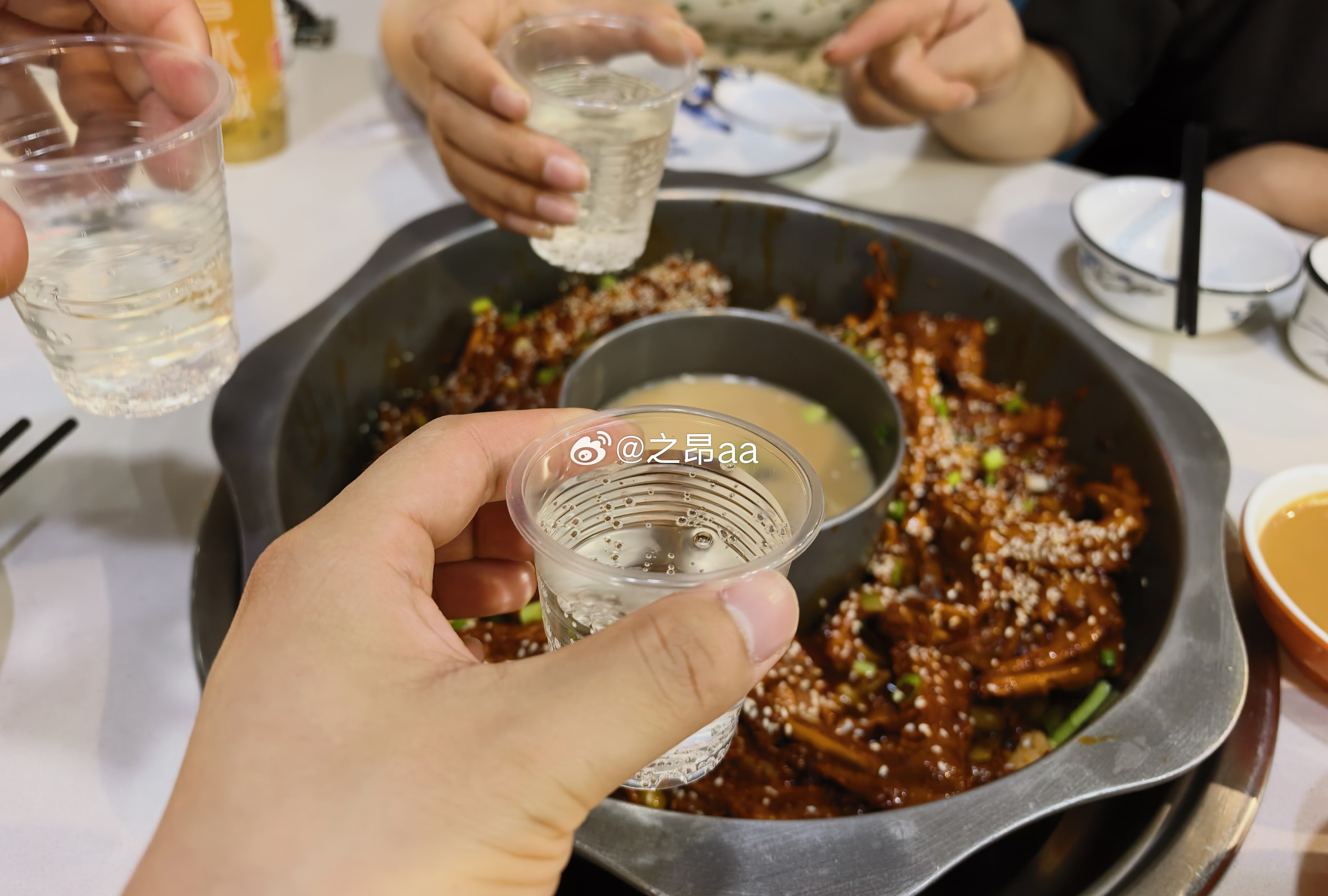 生活既要尽心 也要随心 既要决心 也要开心 