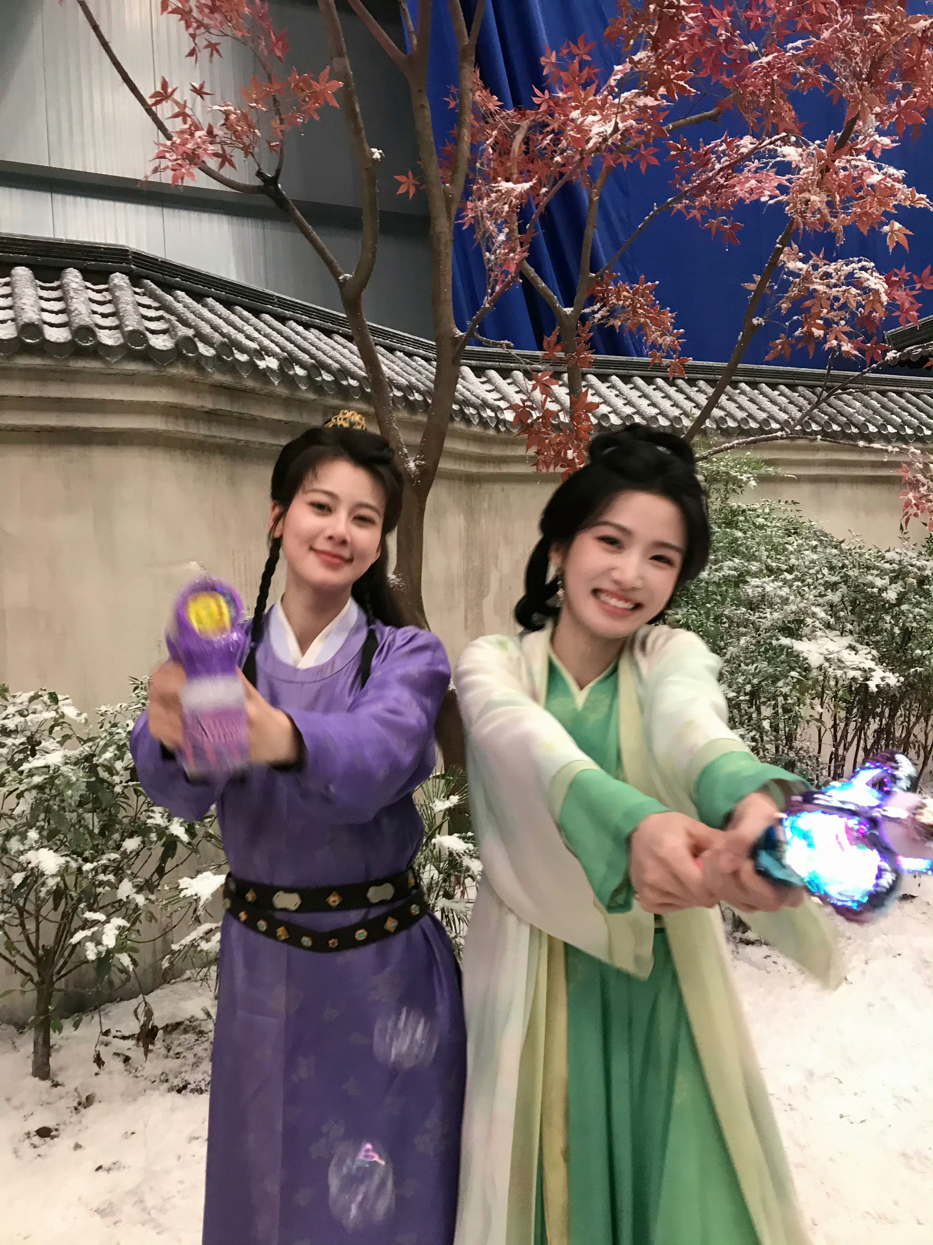卢昱晓 想说的可以电子方式发给我演员的温柔从来不止藏在角色里。卢昱晓《何不同舟渡