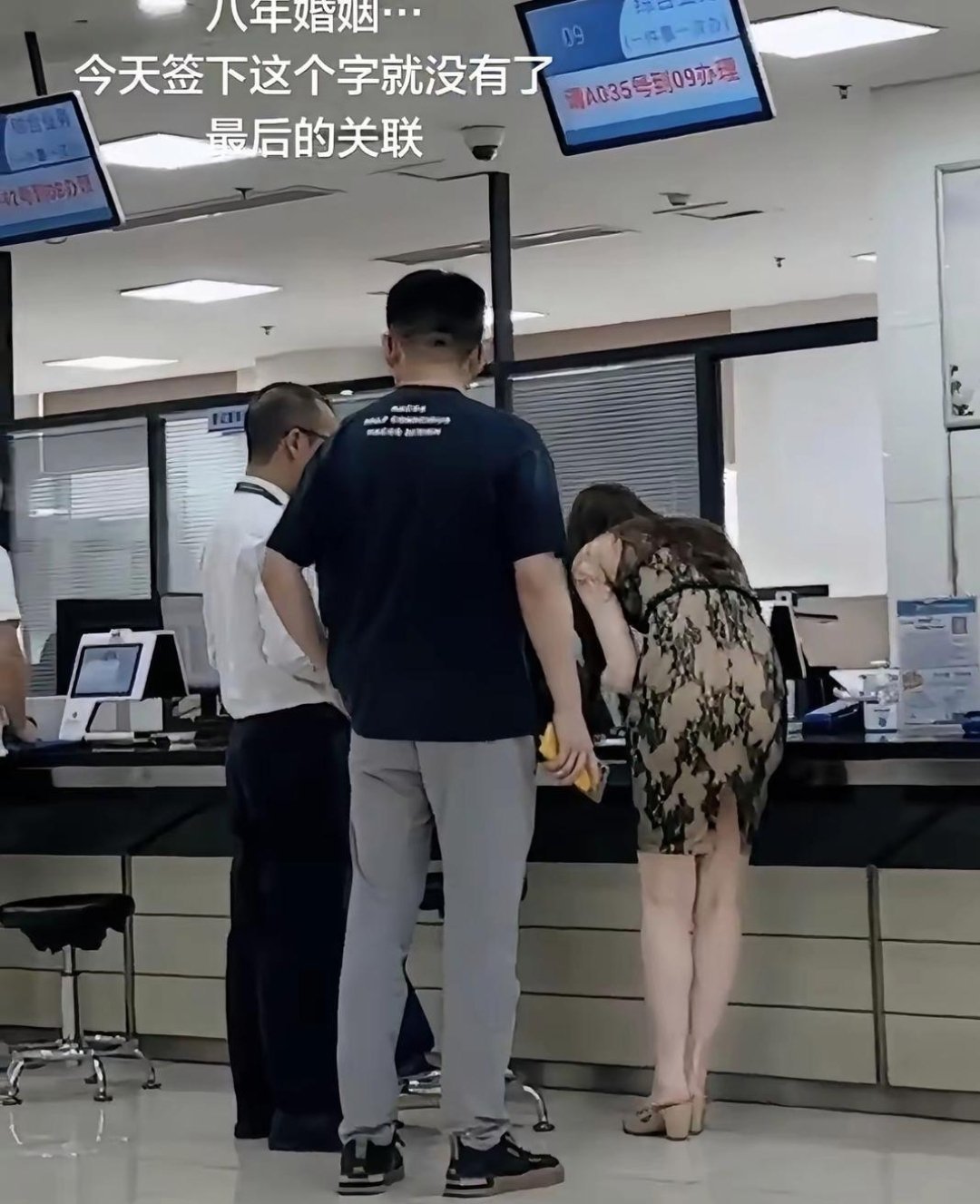 这个女人，签字离婚后，接盘的早已经在排队了吧！ 
