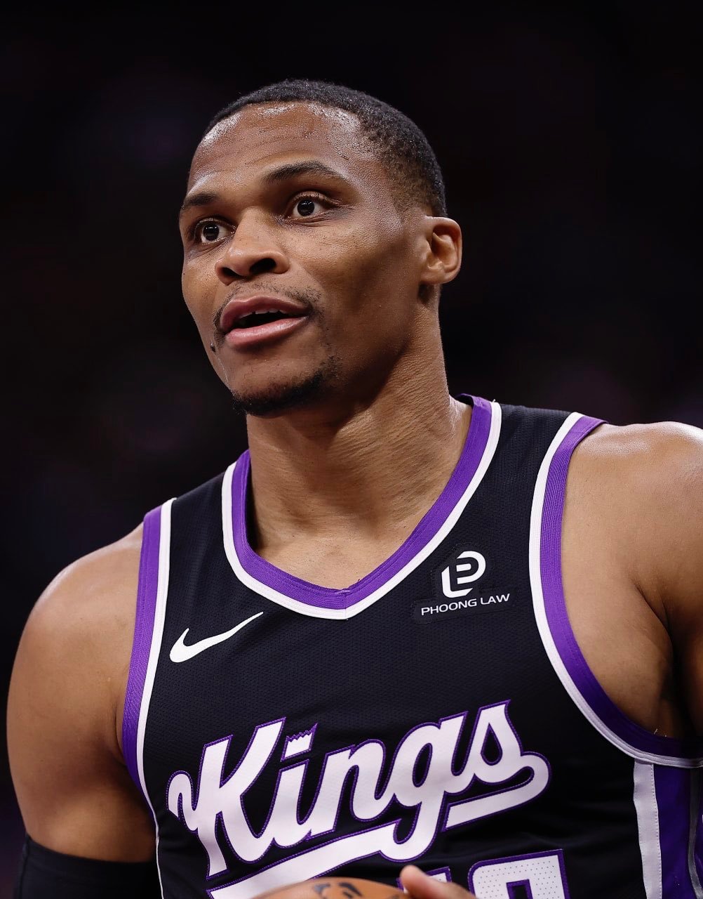 什么水平？过去3场的威少……[傻眼]——对湖人，12中6，18分6篮板6助攻——