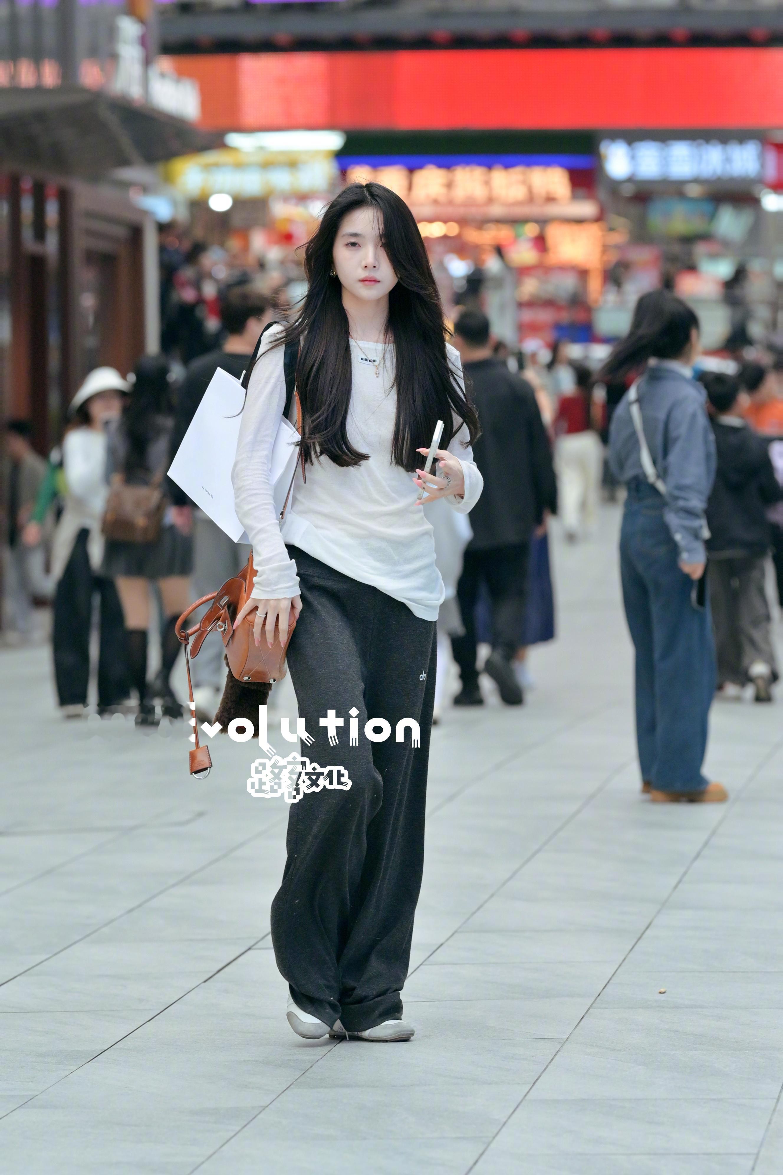 小姐姐好酷哦！ 