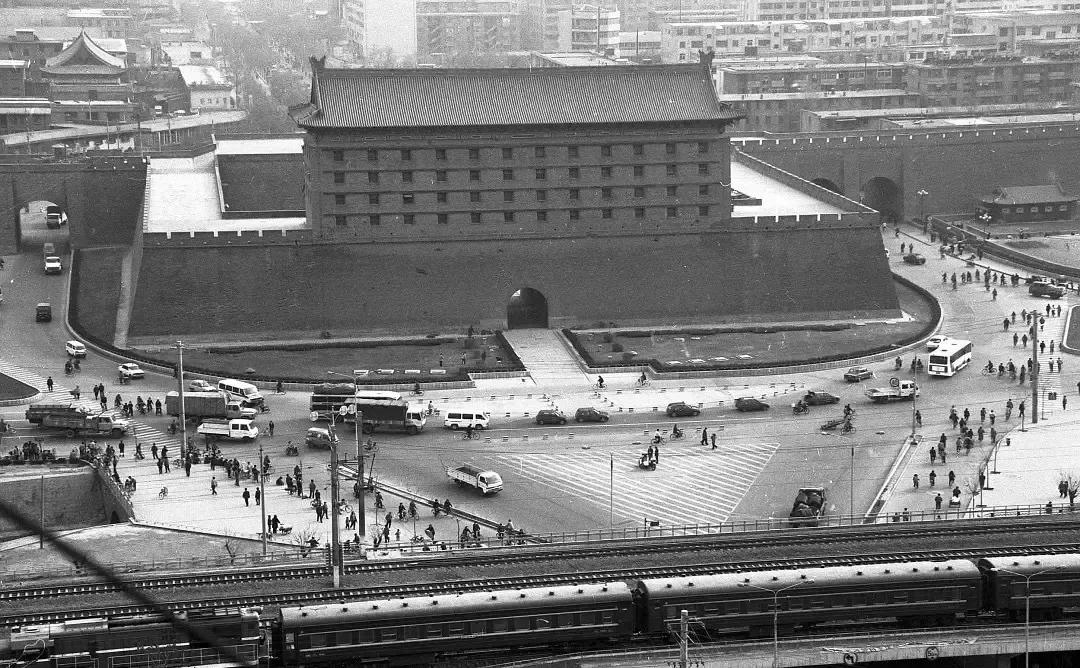 1996年的西安市                 摄影:胡武功