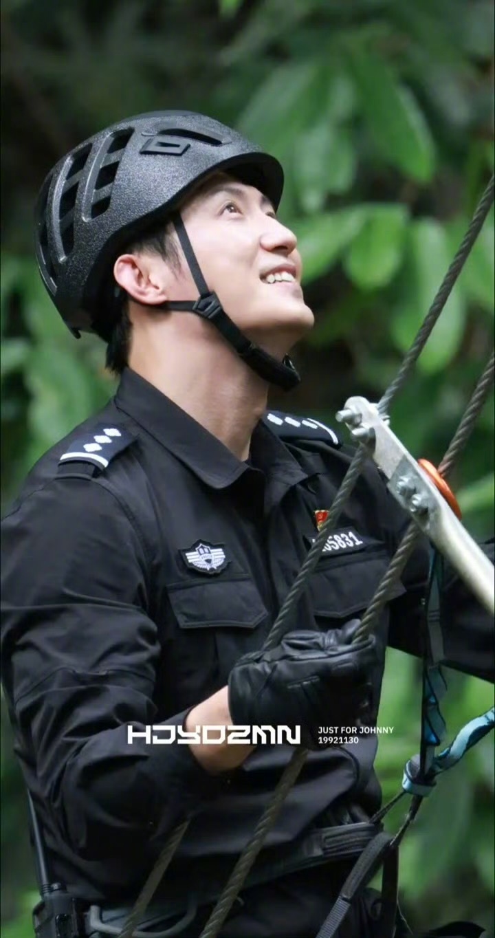 黄景瑜这气定神闲的状态跟在客厅里溜达似的，到底什么运动能难倒他啊 