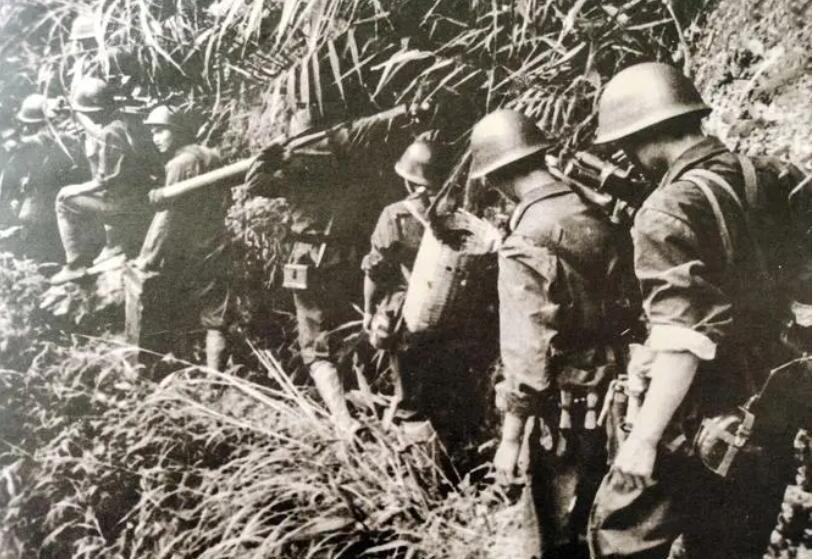 对越作战伤亡和价值：解放军伤亡3.47万人，越军8.06万人，值得吗
 
很多人