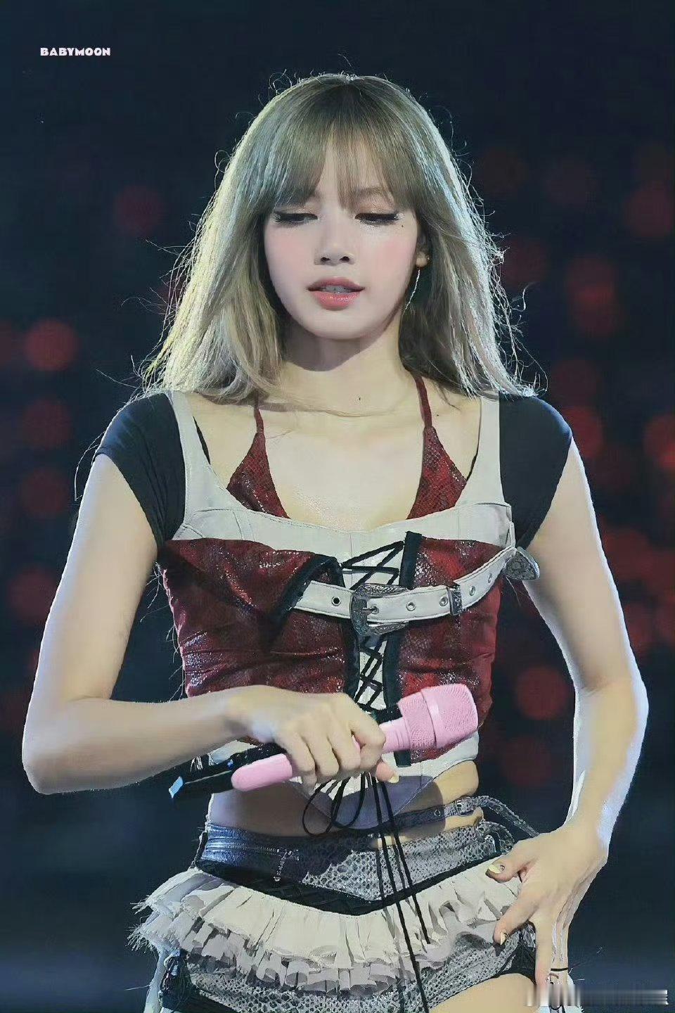 Lisa和三公子都好几年了吧？看来这次的恋情真的很靠谱欸 ​​​