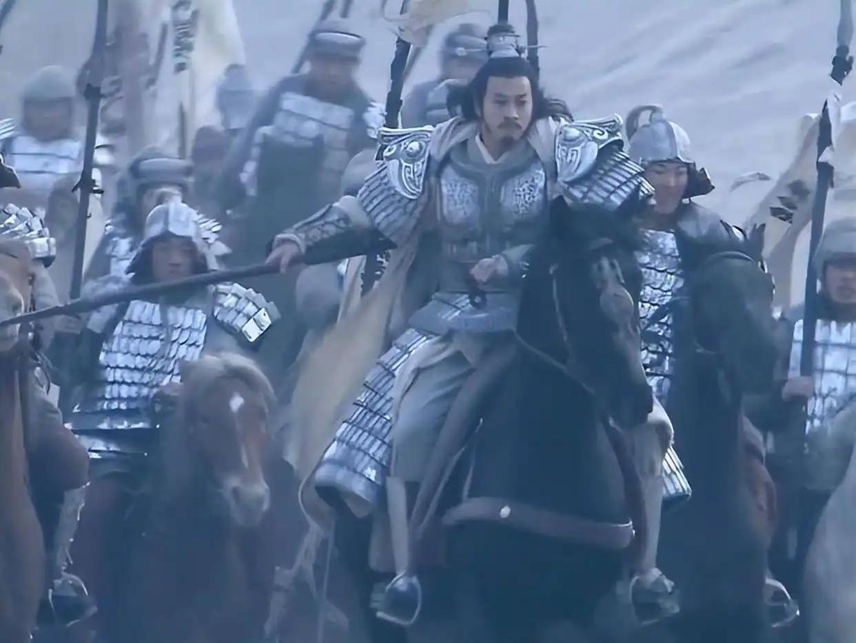 何润东回应14年前角色意外“翻红”骑马抡刀那个场面确实有西楚霸王的气魄！最开始是